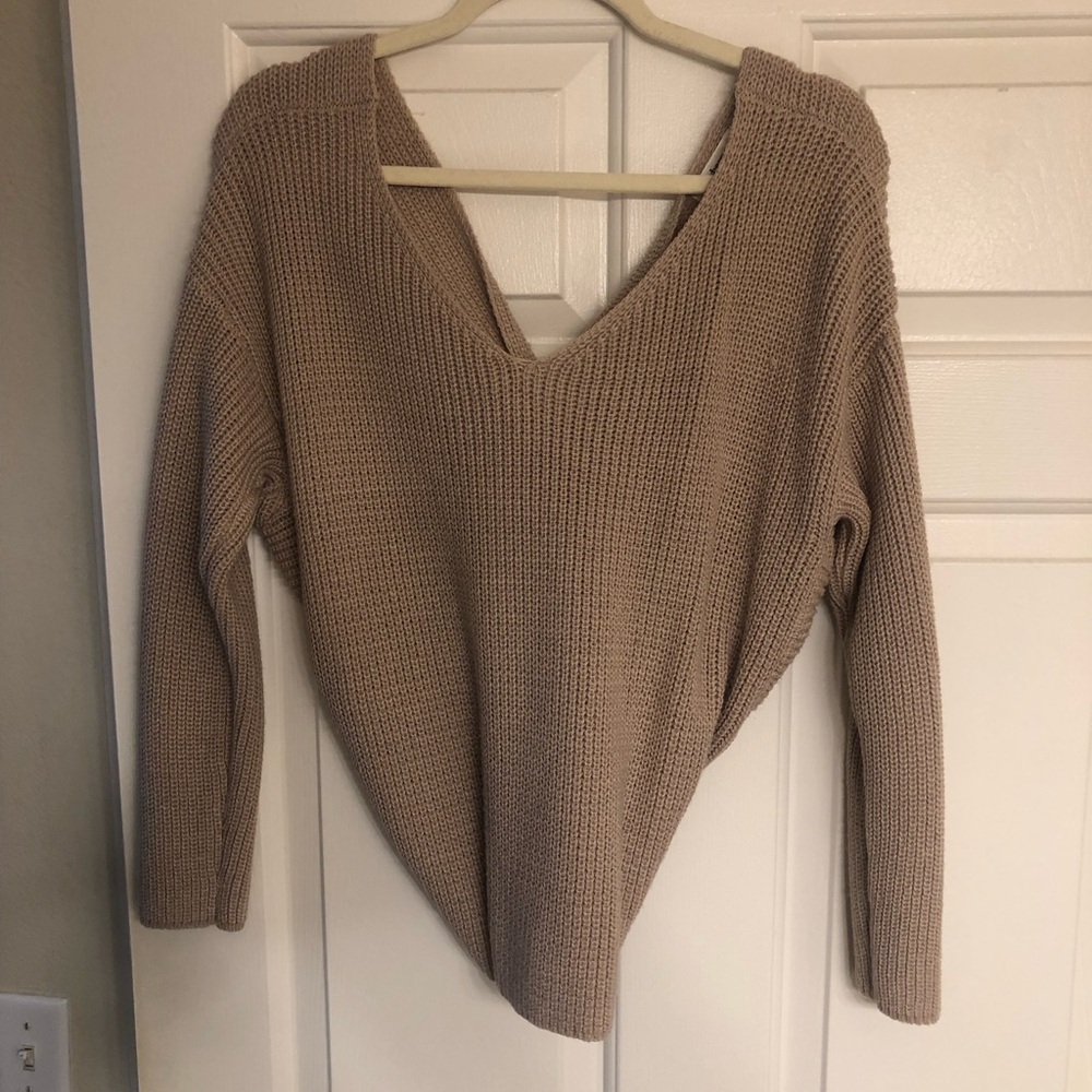 Pink V-Neck Sweater with Ribbed Texture